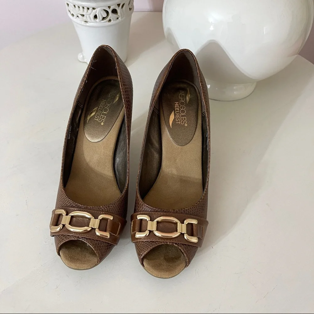 AEROSOLES cushioned heels